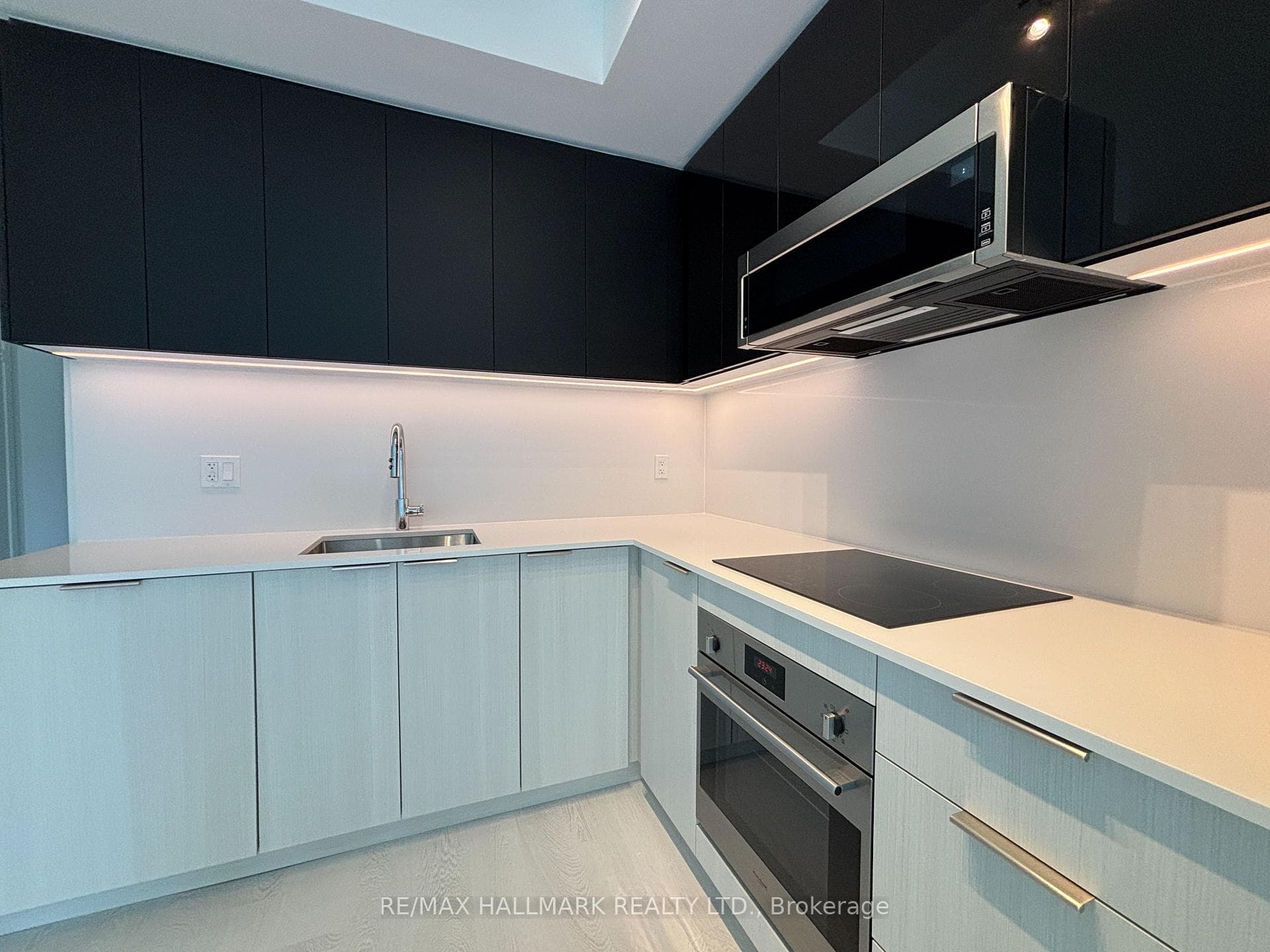 308 Jarvis Street Unit 1609 photo 4