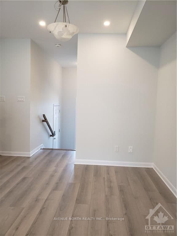 537 WINTERSET Road photo 3
