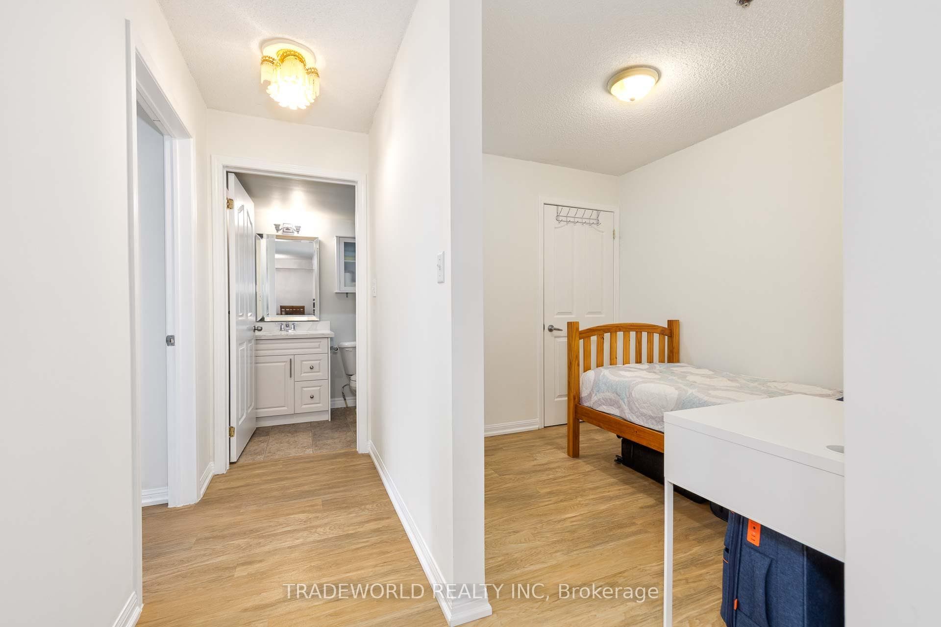 5225 Finch Avenue Unit 201 photo 12