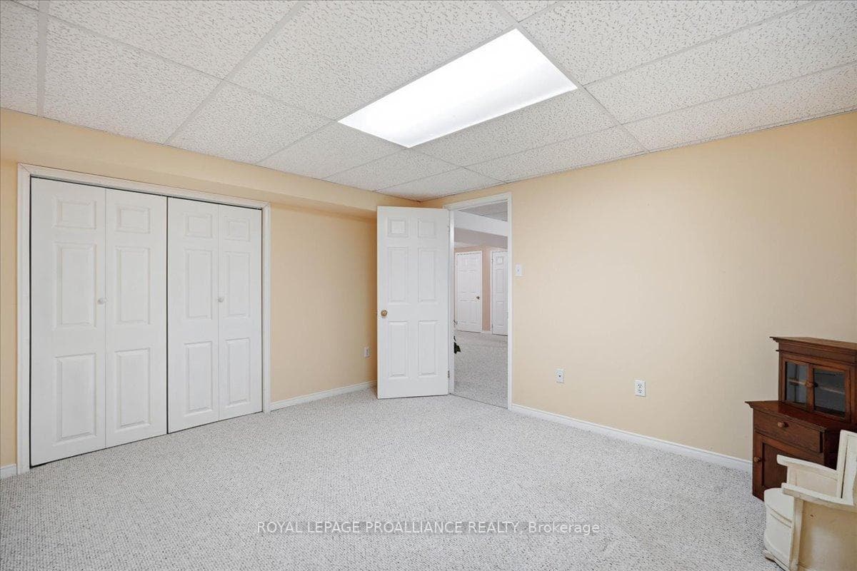 102 Hickory Grove photo 34