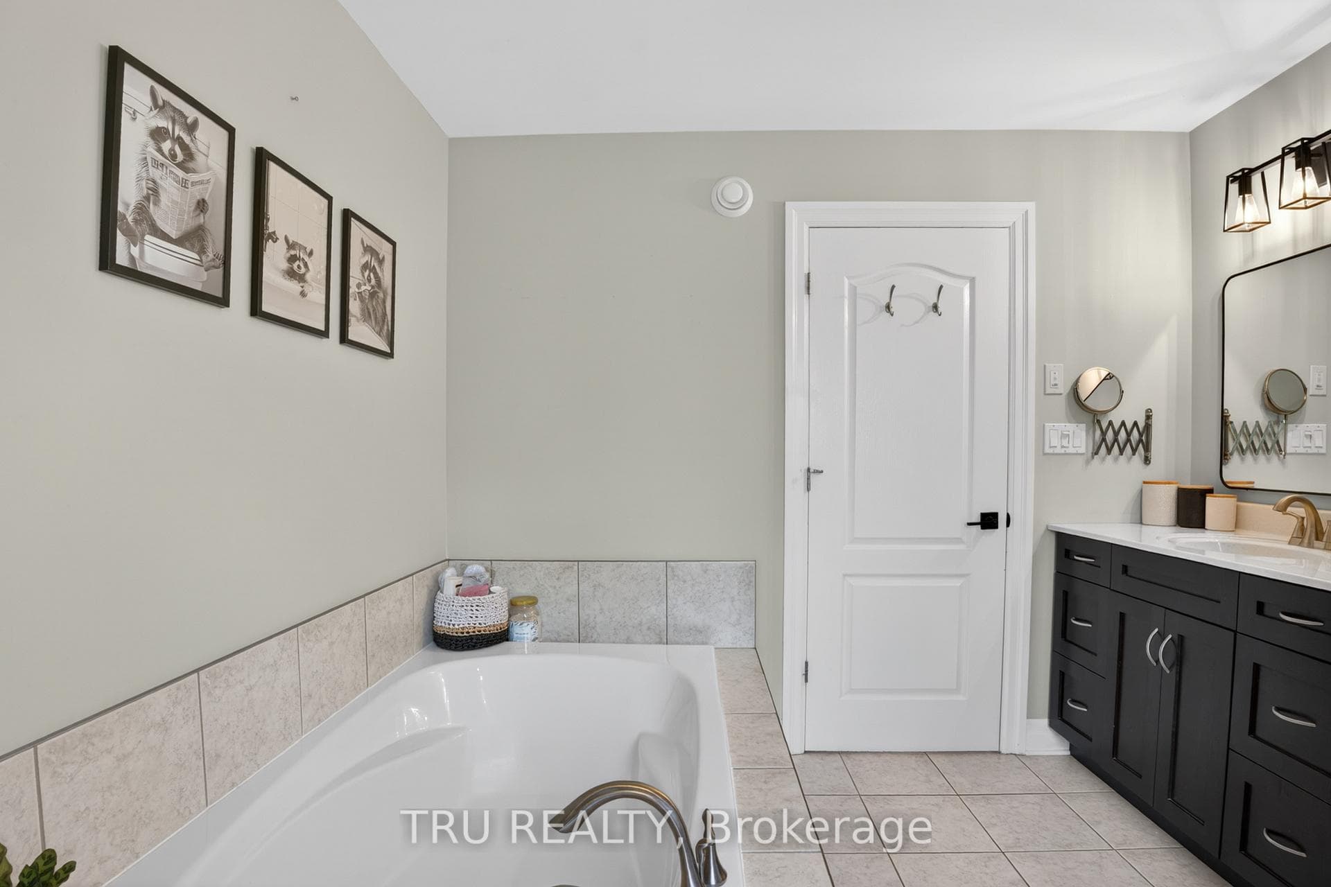 Ensuite of main house