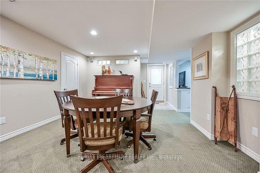 15 Pelham Drive photo 37