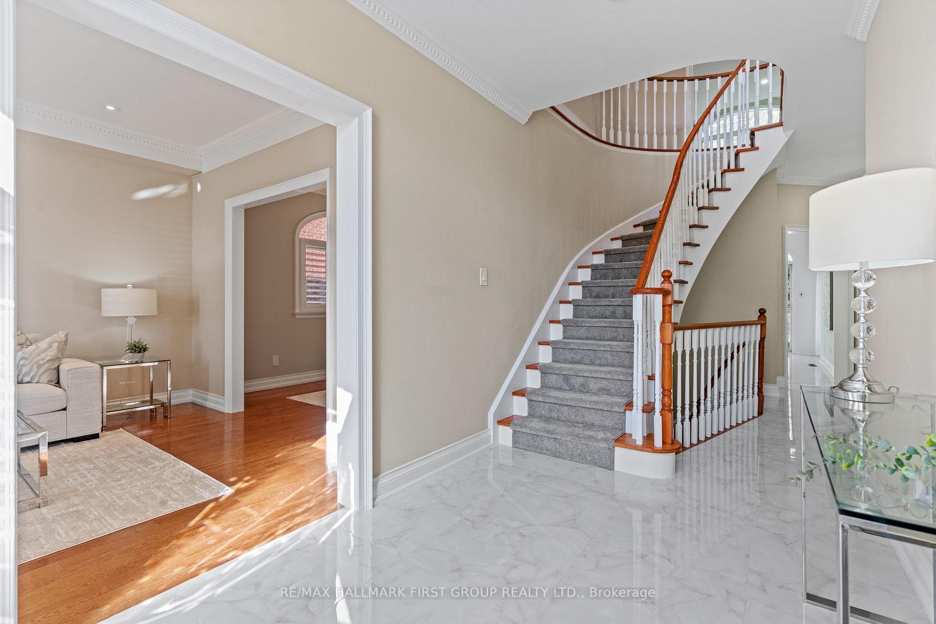 854 Baylawn Drive photo 4