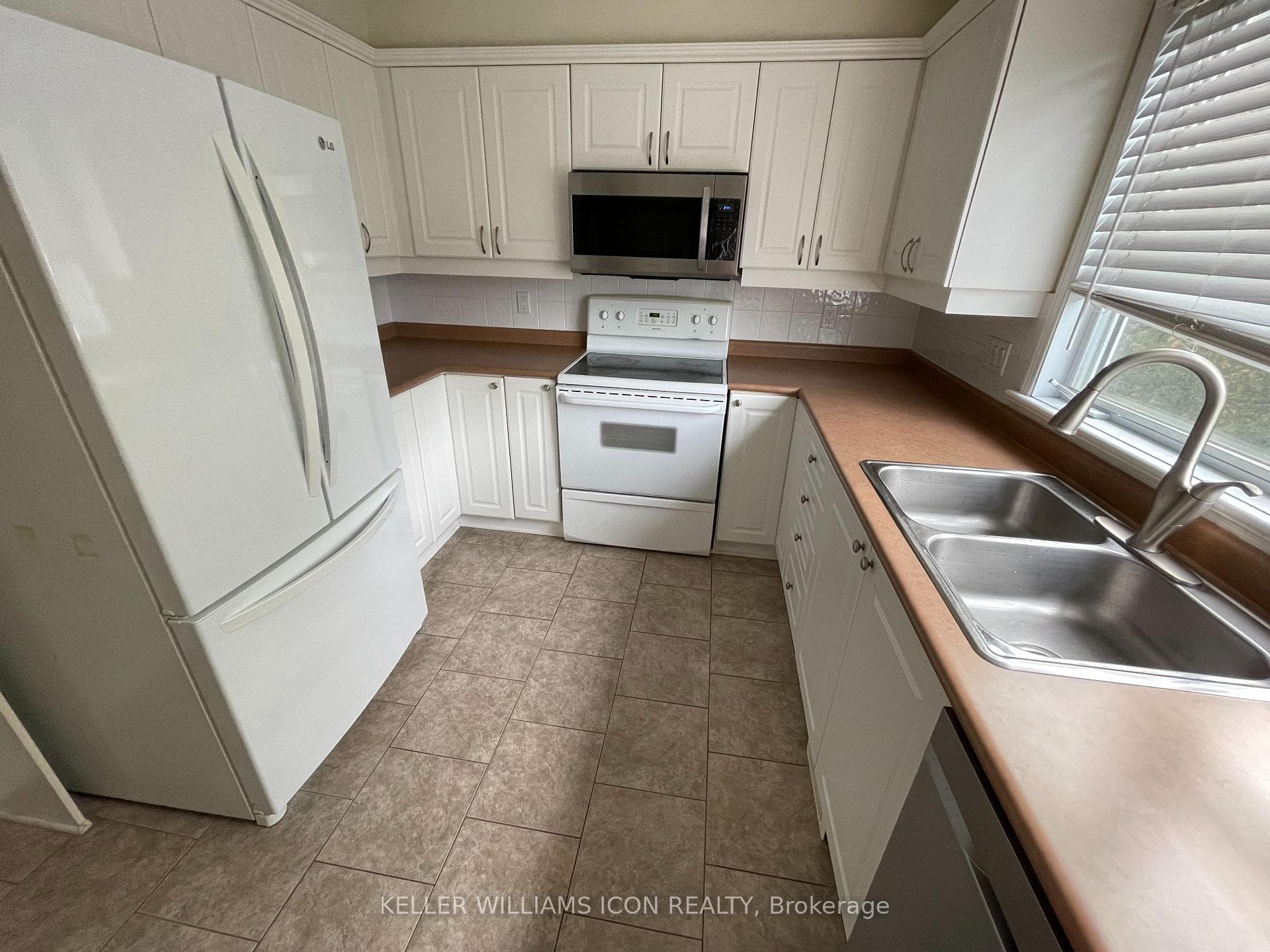 825 Grenon Avenue Unit 2 photo 9