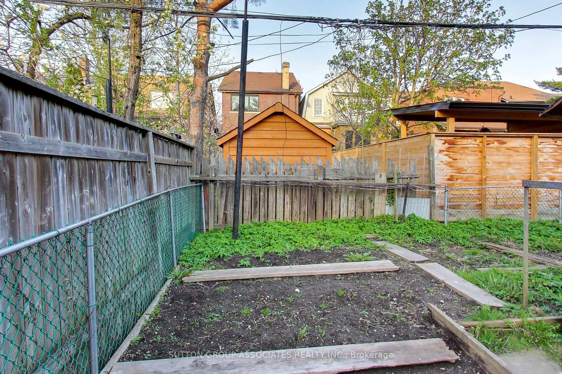 251 Lauder Avenue photo 32