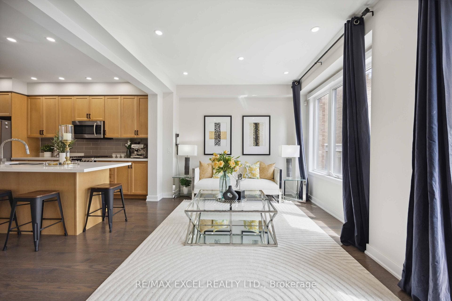 58 Denarius Crescent photo 14