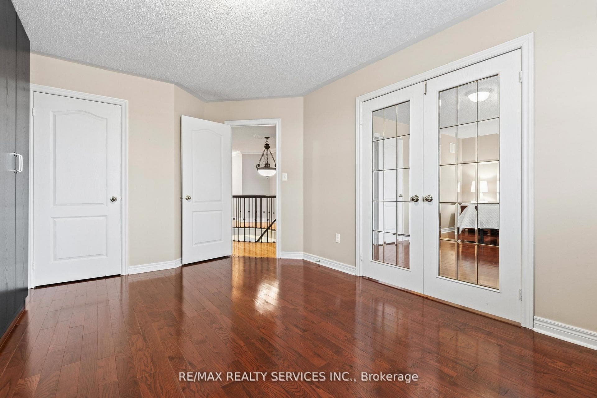 61 Royal Valley Drive photo 32