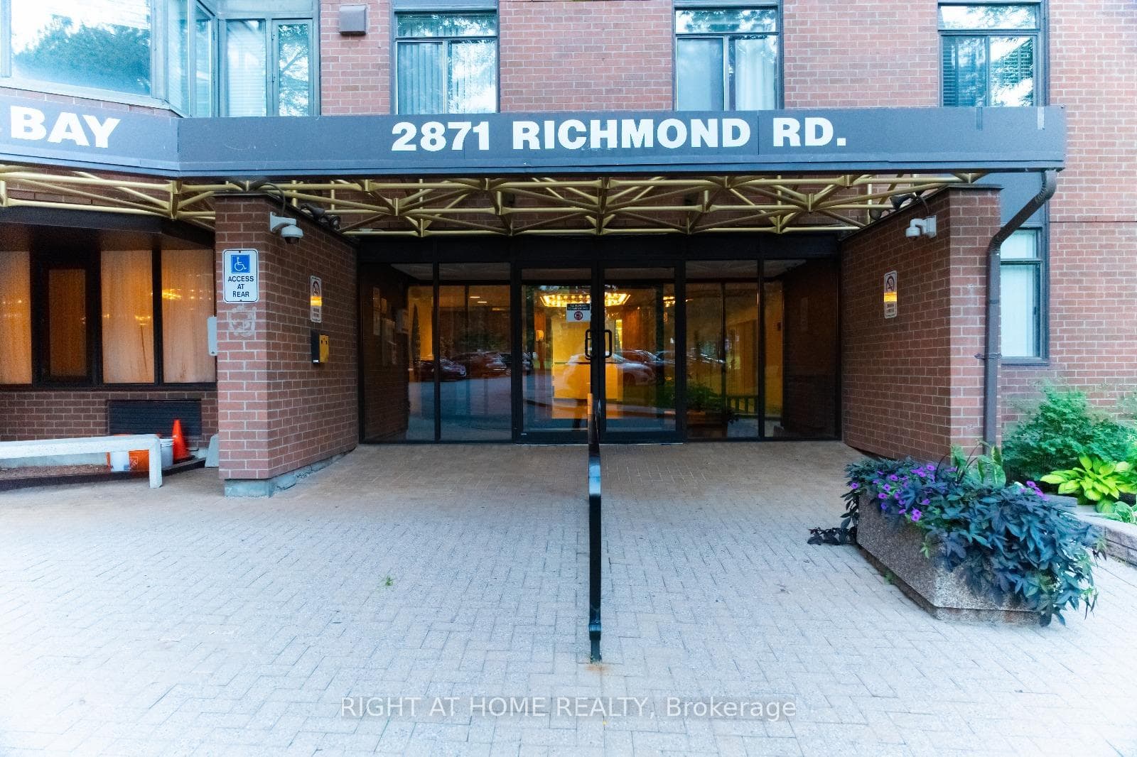 2871 Richmond Road Unit 1516 photo 2
