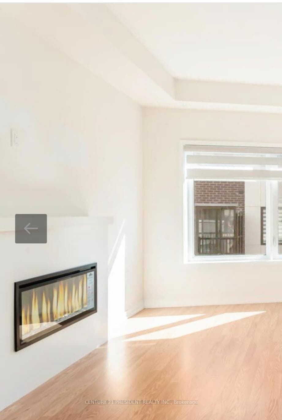 53 Lambert Lane photo 3