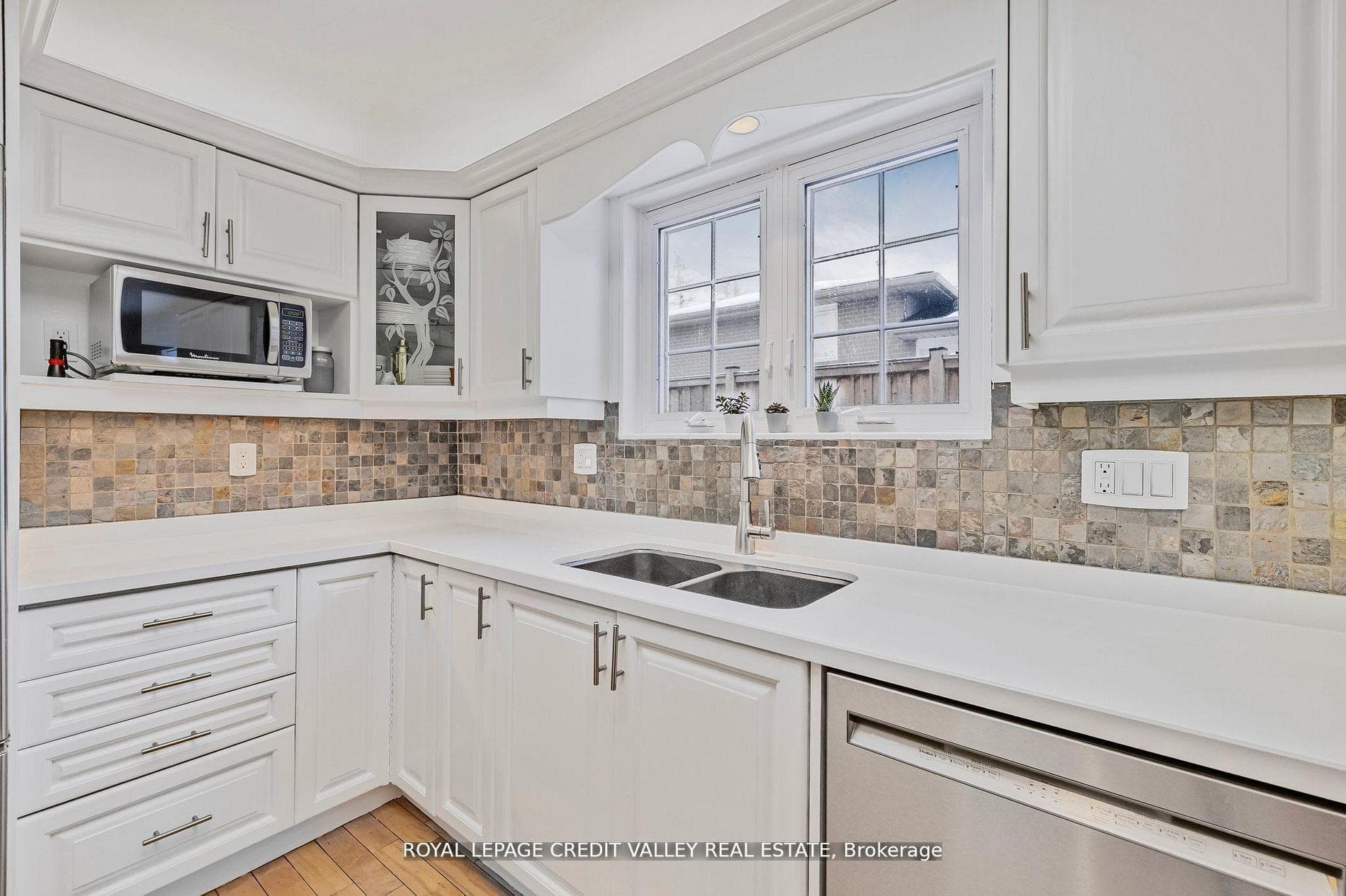 36 Lockton Crescent photo 15