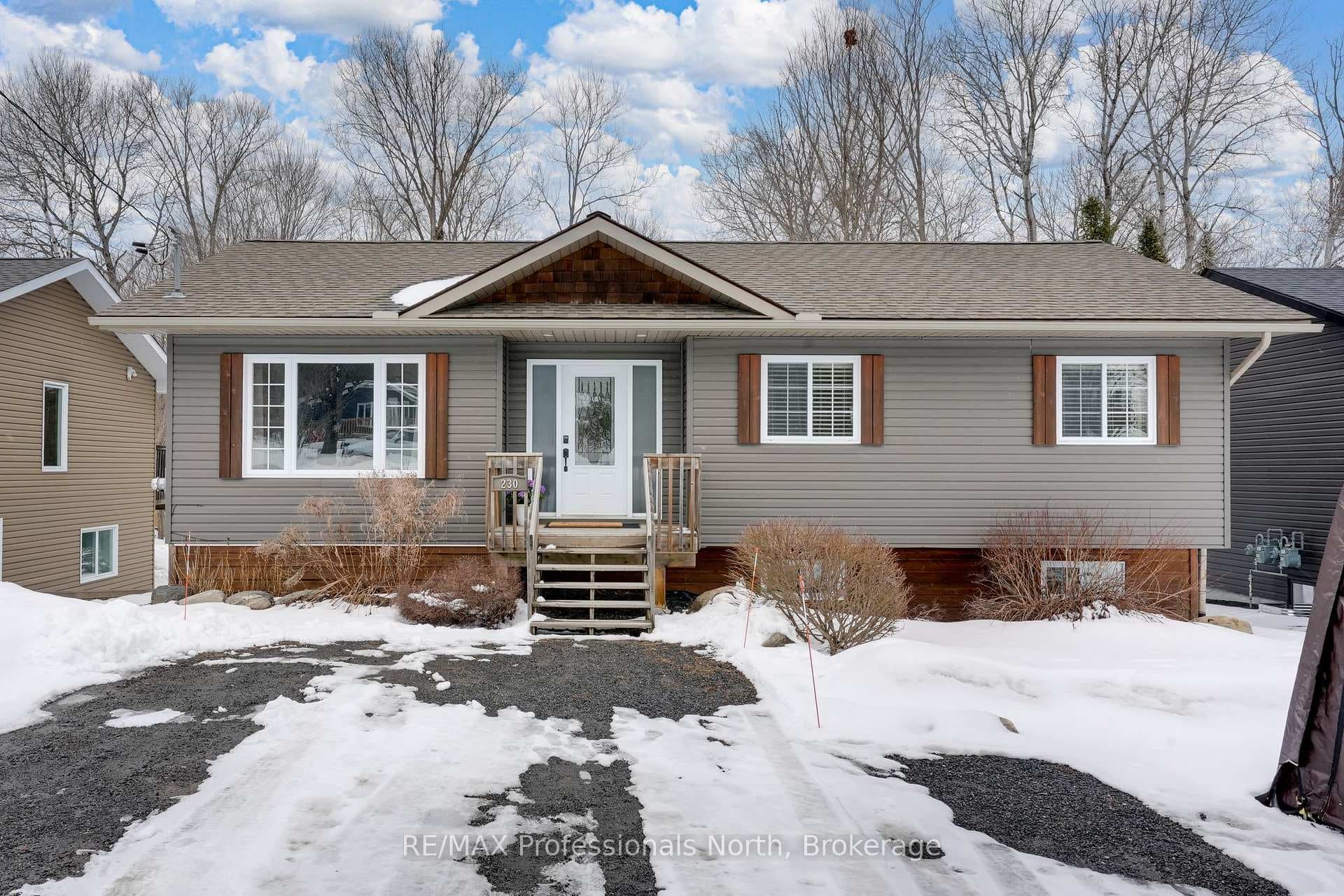 230 Townline Road W Road photo 1