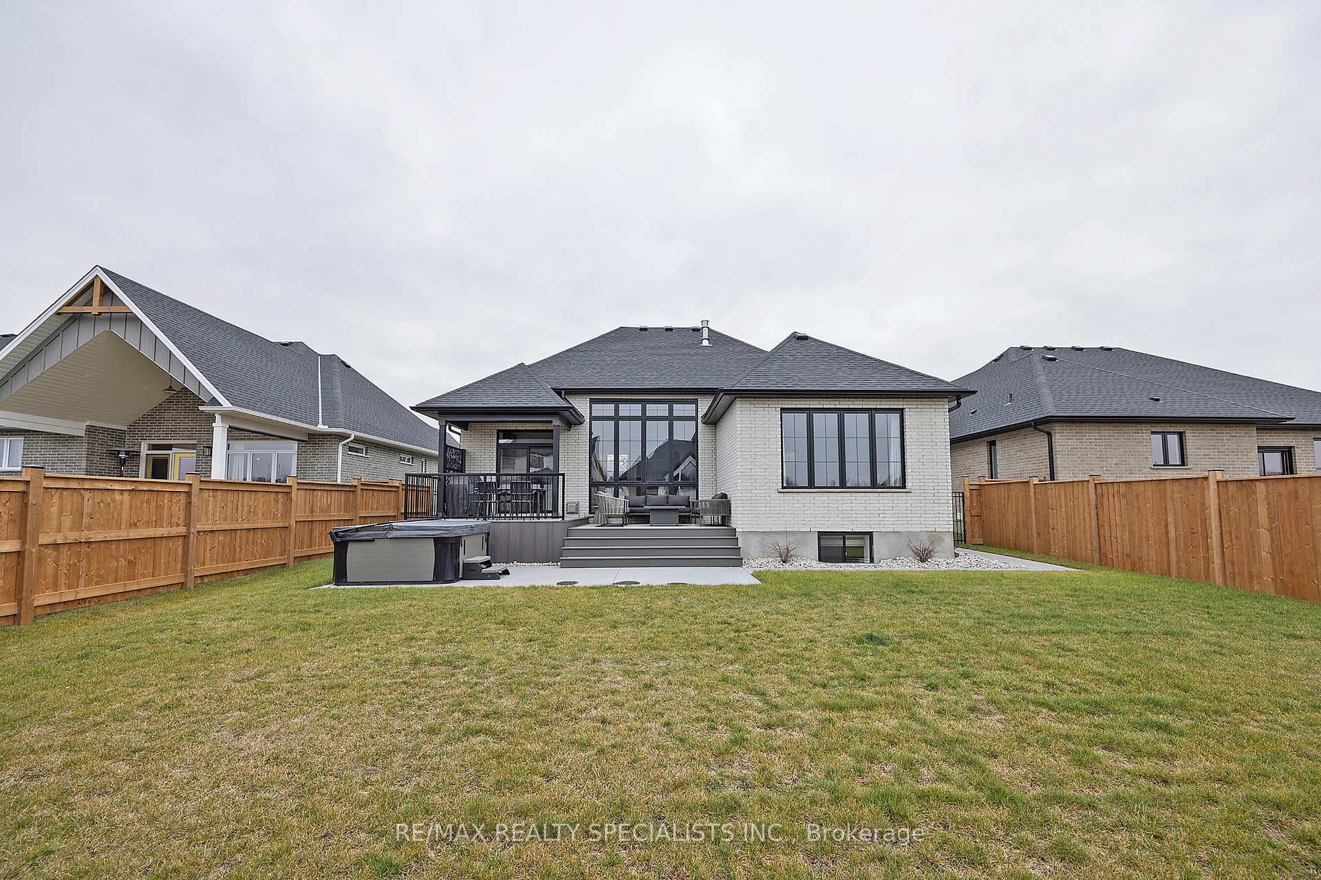 60 Foxborough Place photo 38