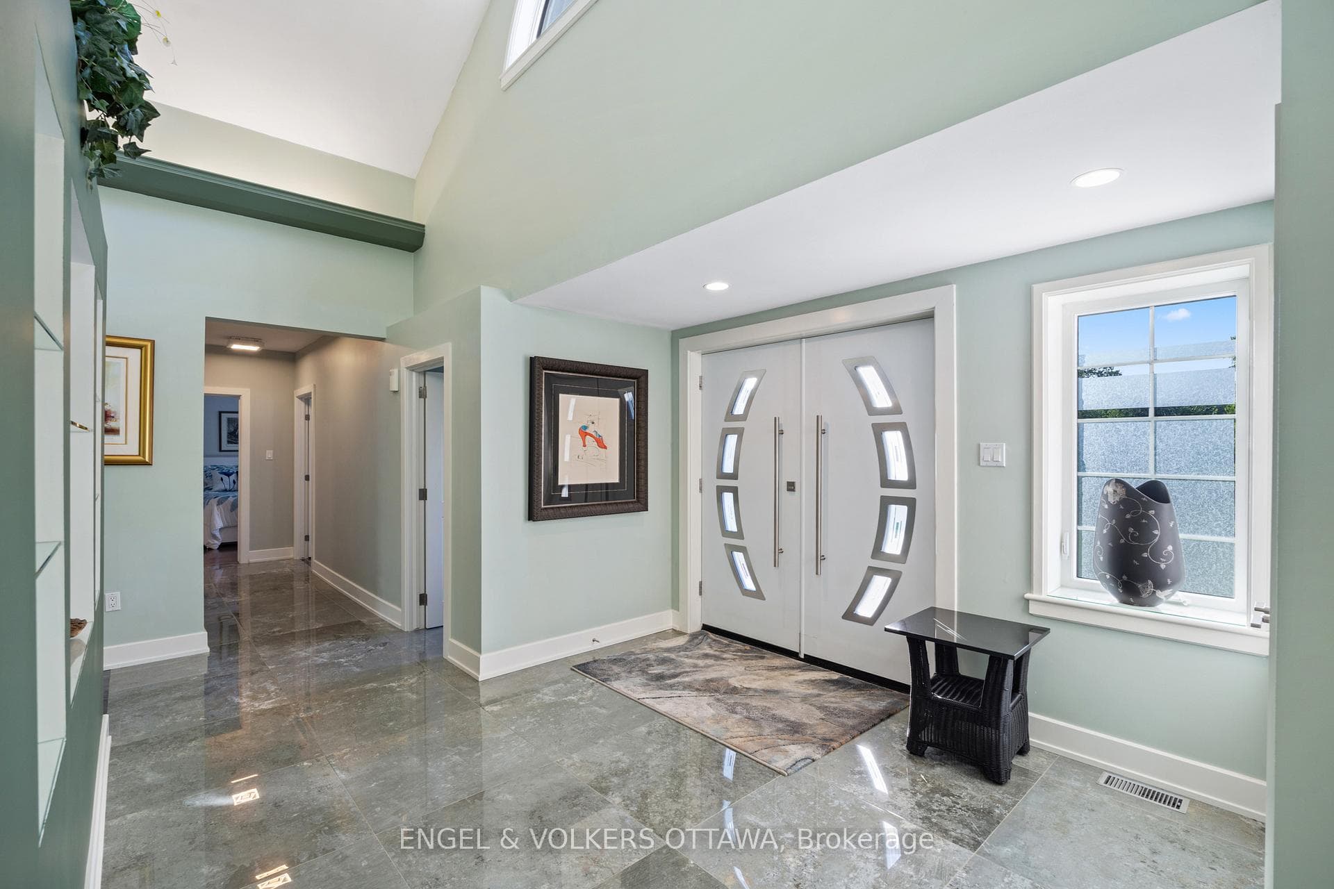 1562 Lakeshore Drive photo 7