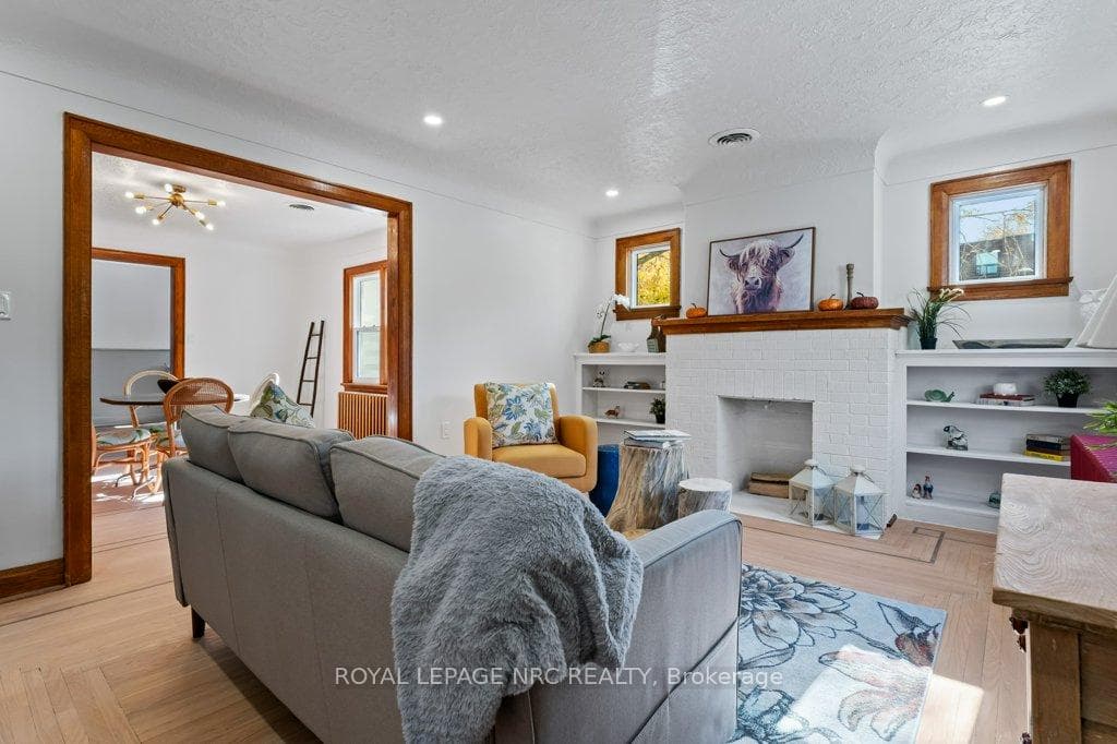 4217 Hixon Street photo 5