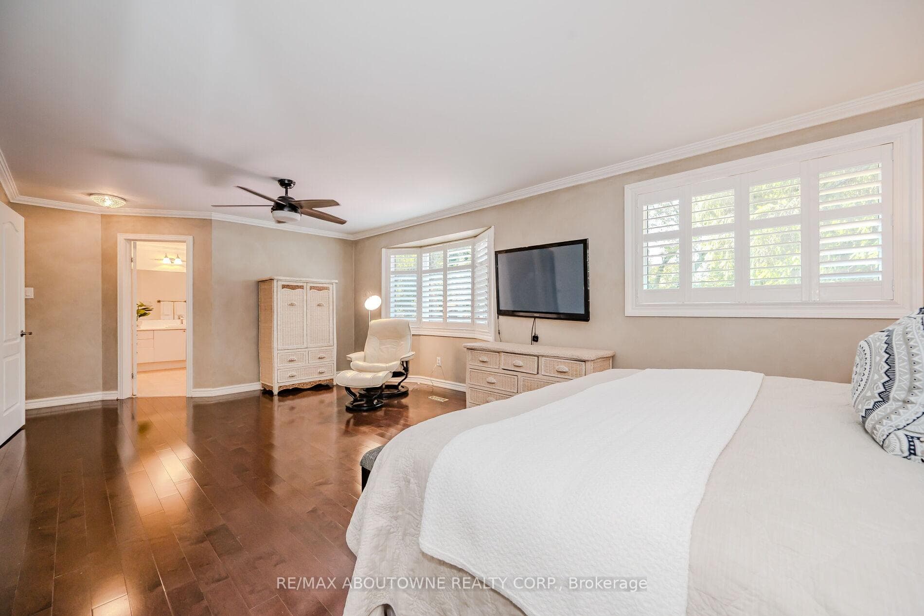 5205 Lakeshore Road photo 22