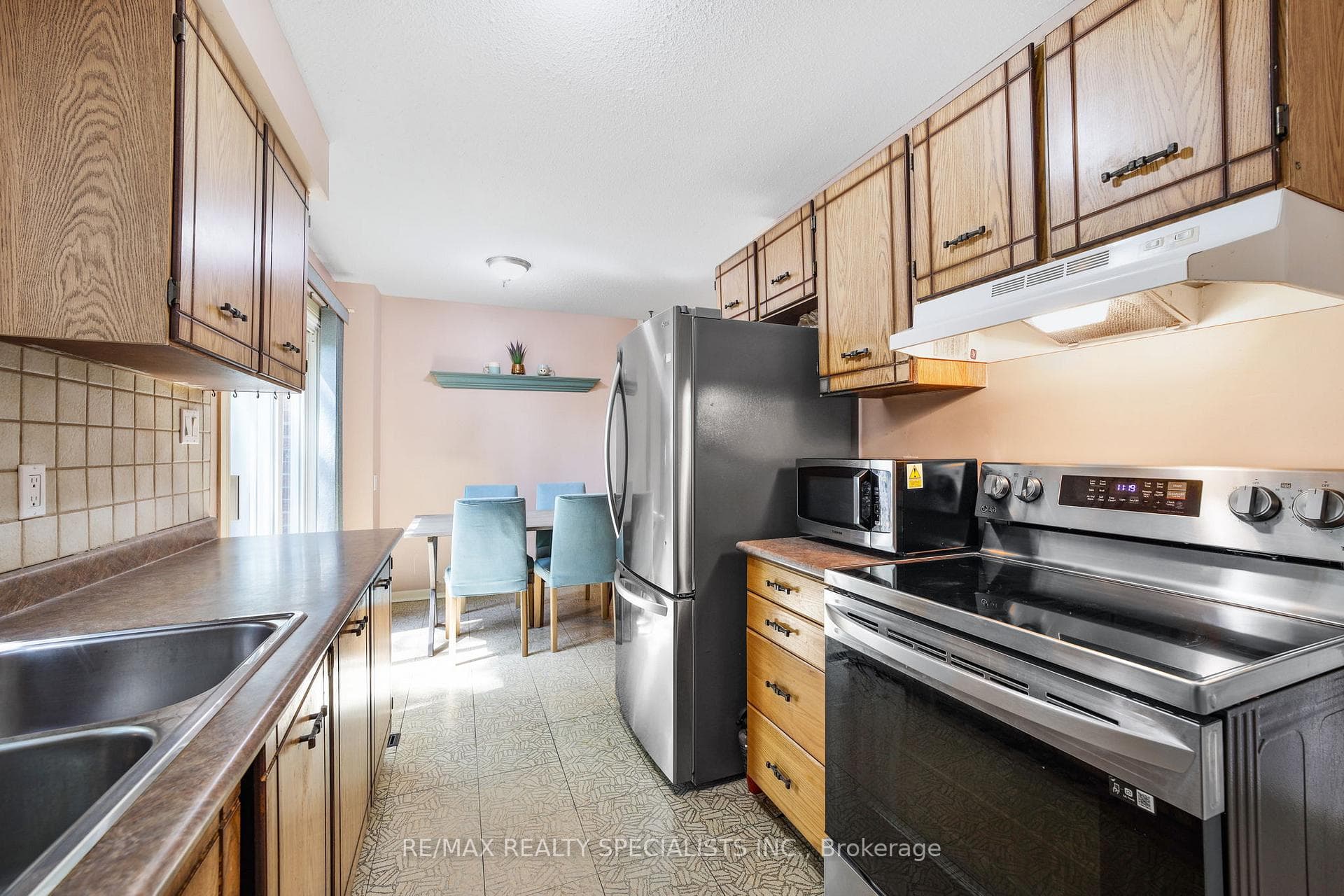 371 Bronte Street Unit 4 photo 6