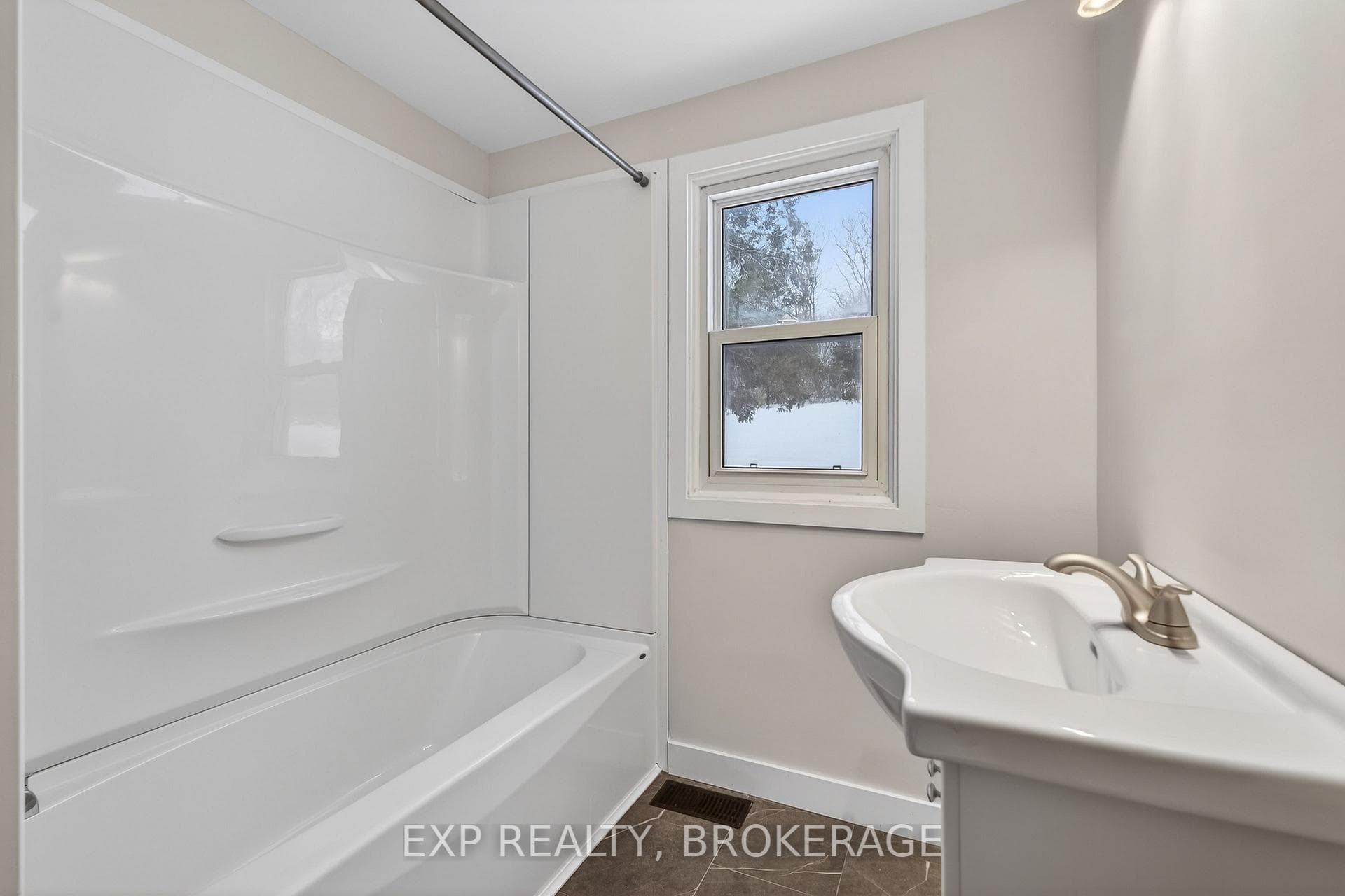 6402 PERTH Road photo 23