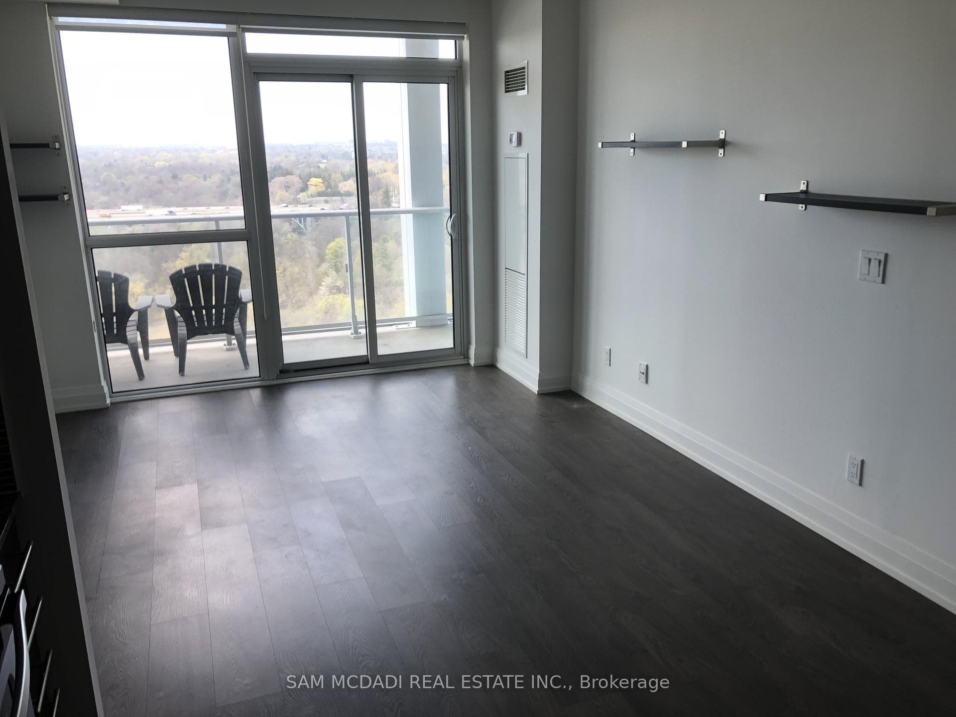65 Speers Road Unit 1902 photo 8