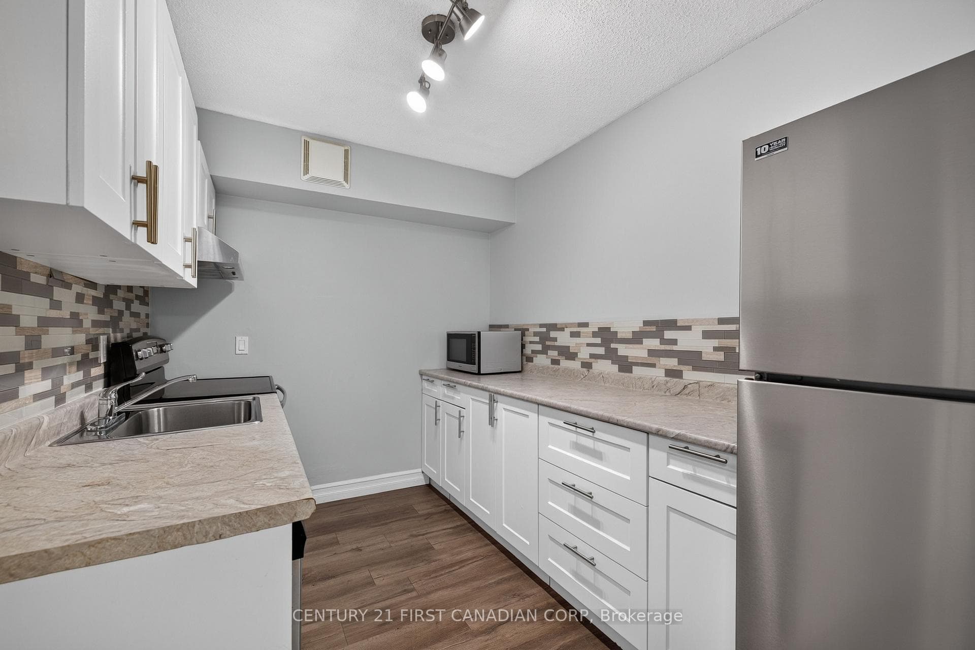 15 Jacksway Crescent Unit 222 photo 15
