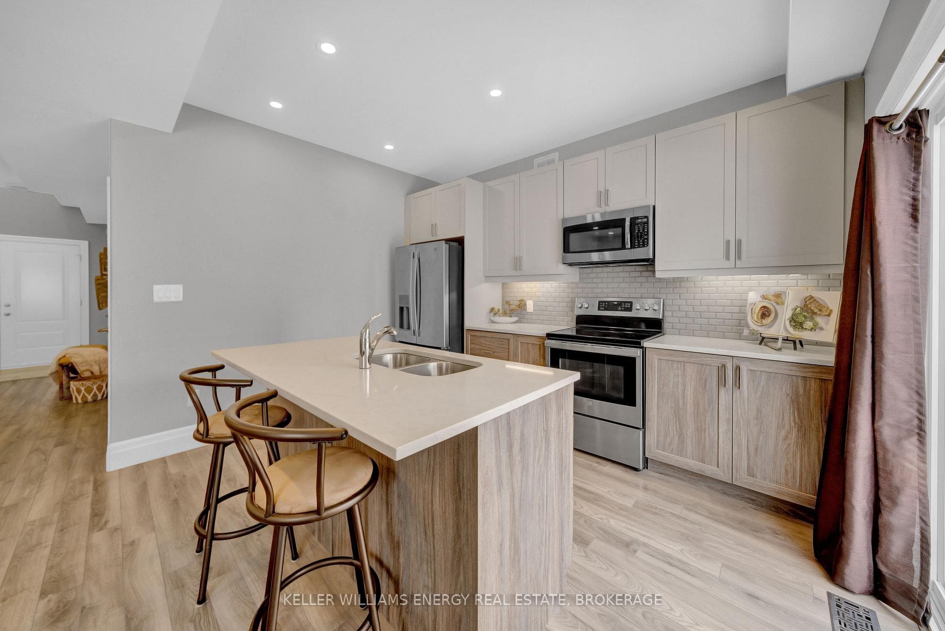 92 Campbell Crescent photo 14