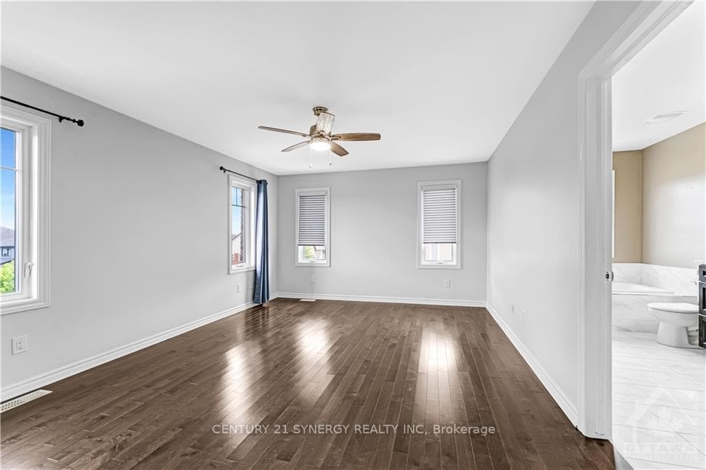 991 ROTARY Way photo 16