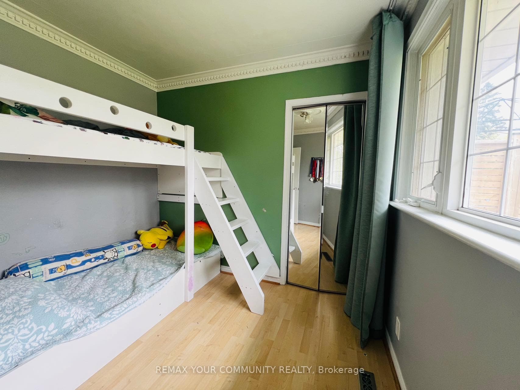 211 James Street photo 11