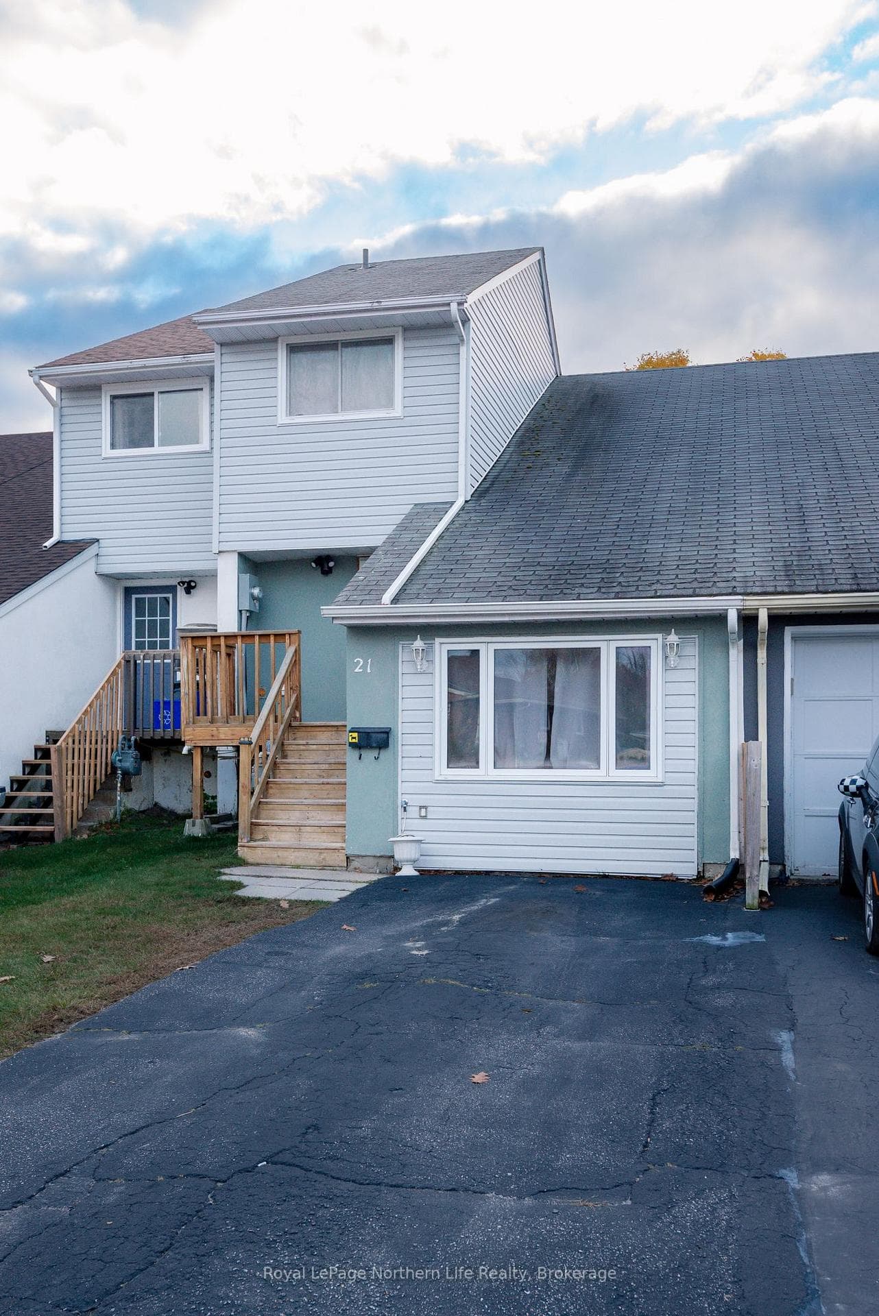 21 Blair Street photo 28