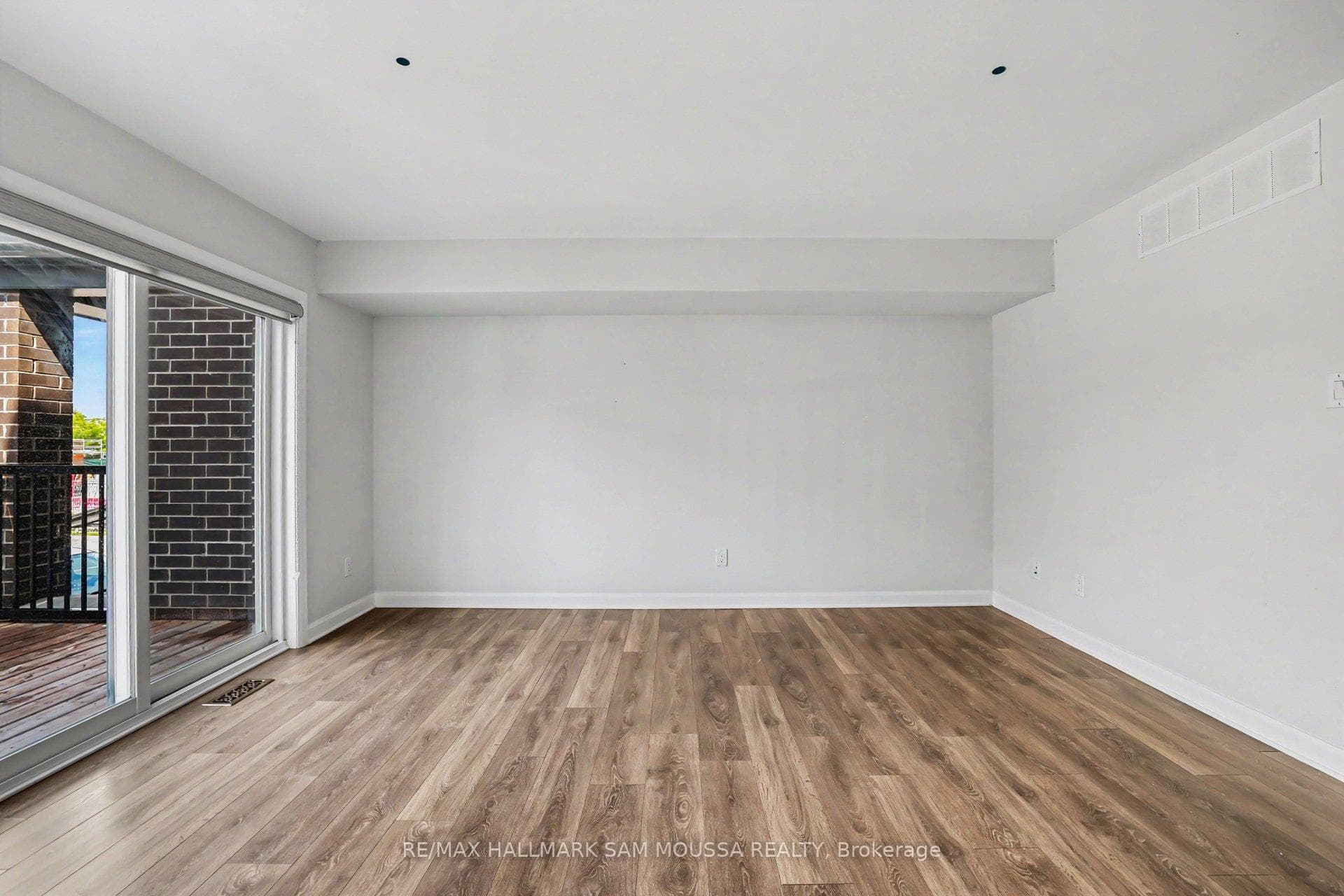 215 Eldorado Private Unit A photo 12