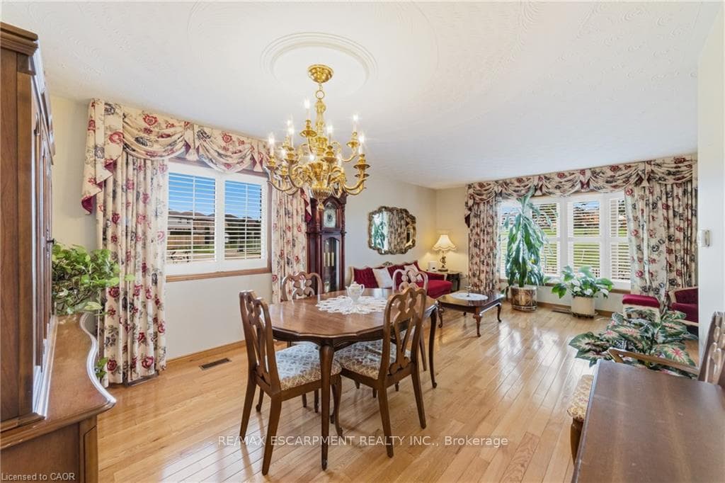 546 Dicenzo Drive photo 9