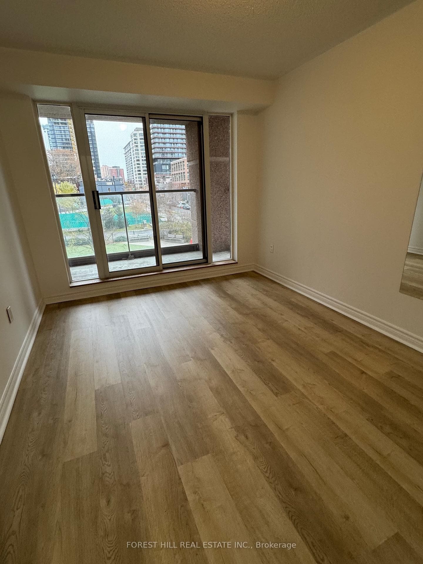 909 Bay Street Unit 712 photo 11