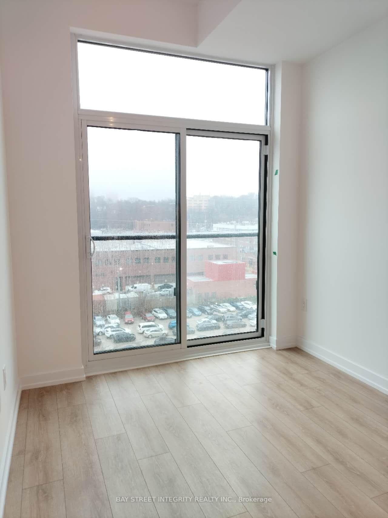500 Dupont Street Unit 710 photo 2
