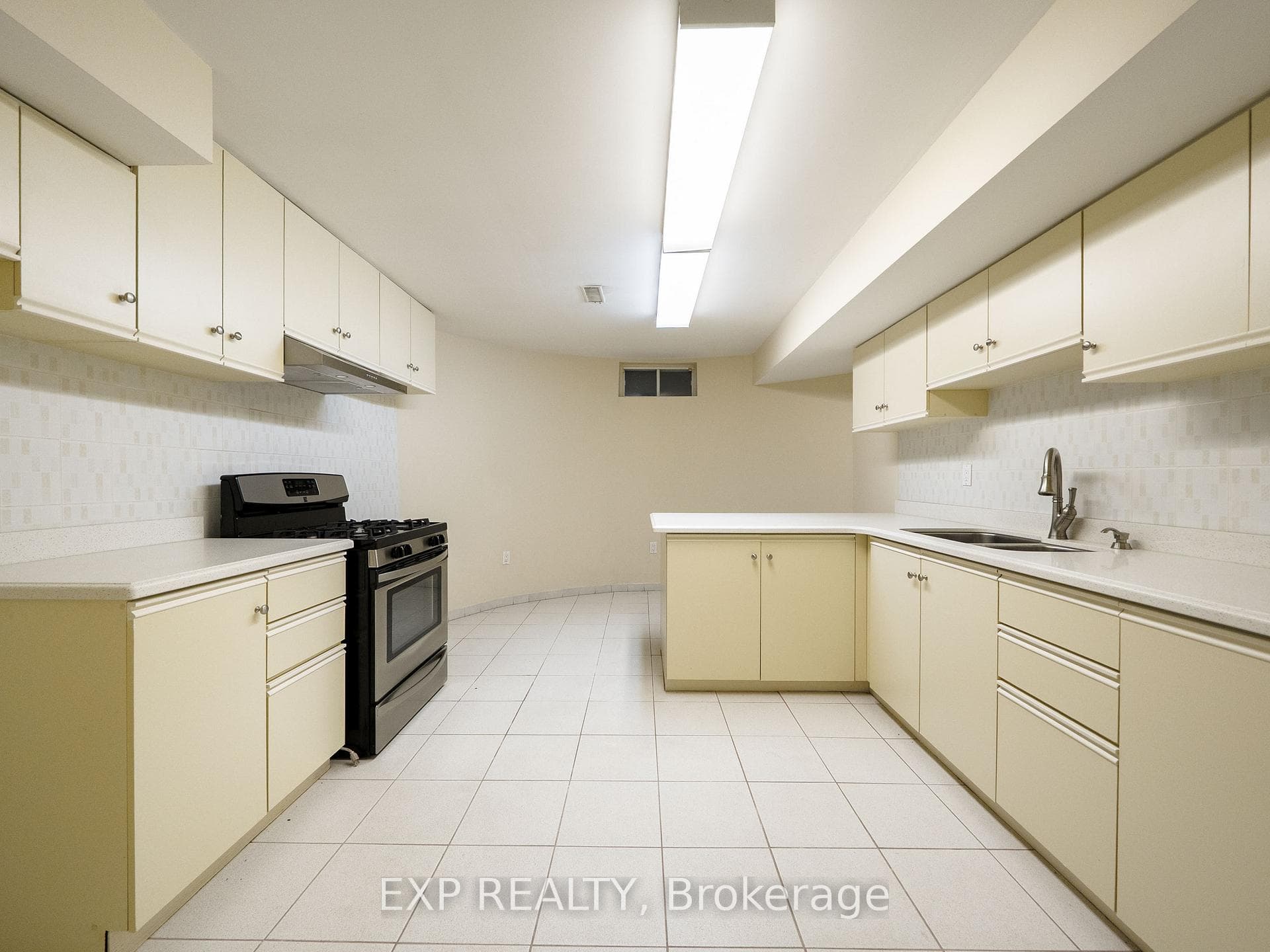 10 Edmund Crescent photo 46
