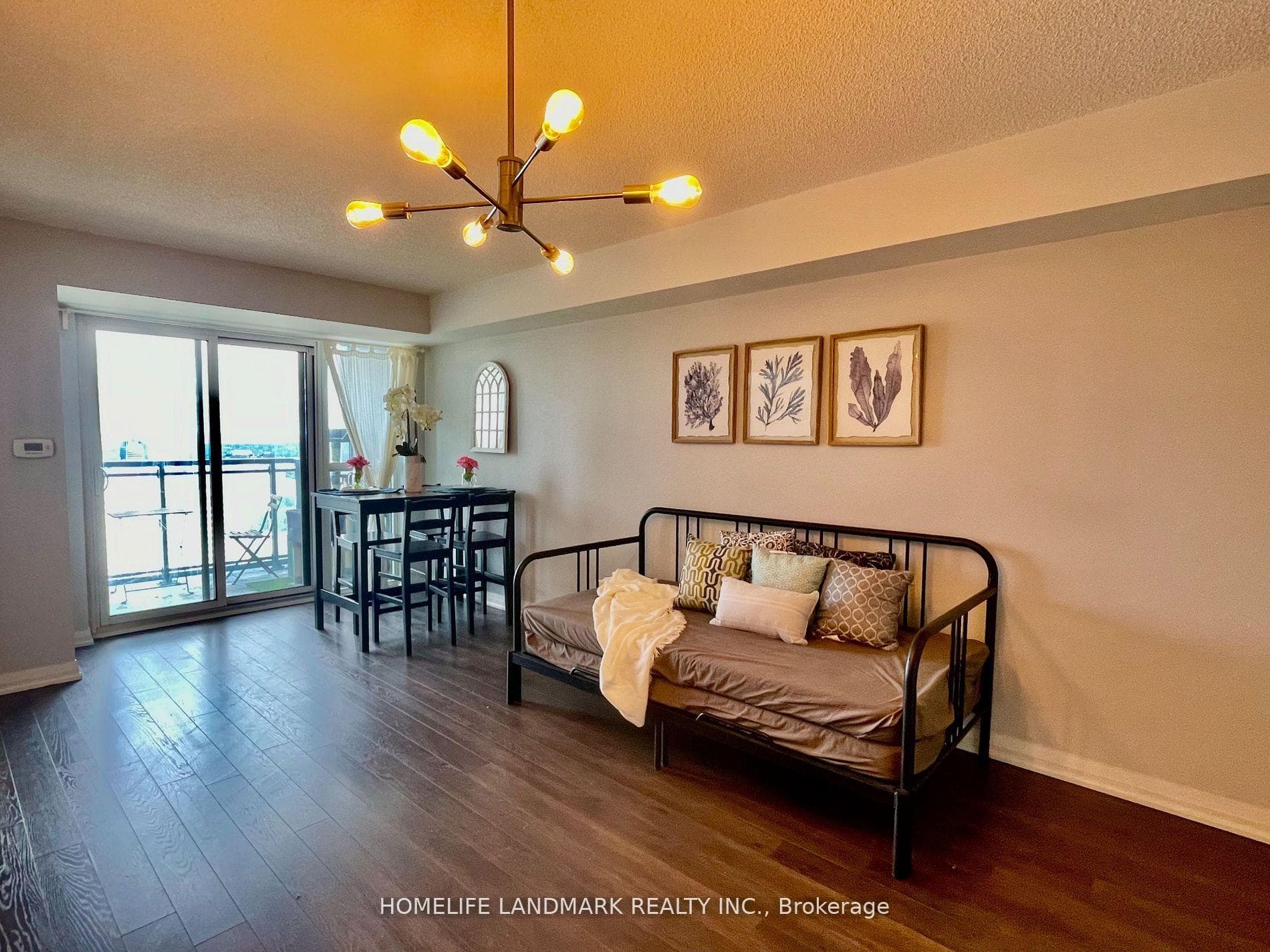 30 Meadowglen Place Unit 2406 photo 6