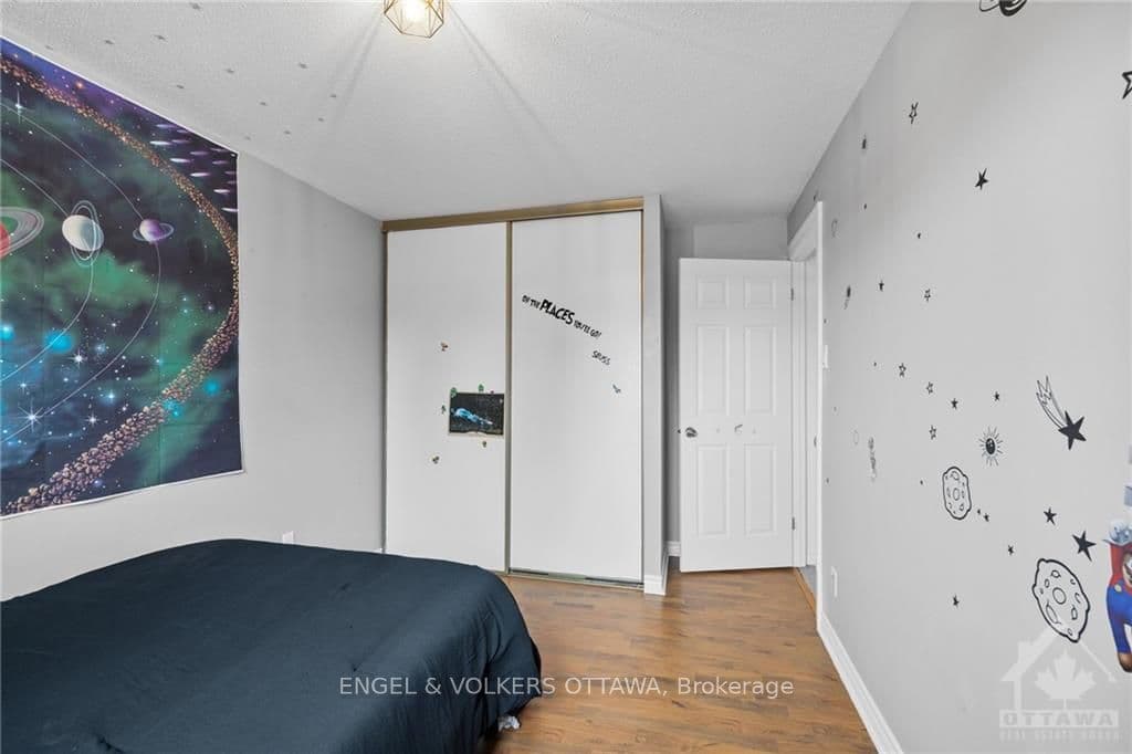 1774 LAMOUREUX Drive Unit A photo 16