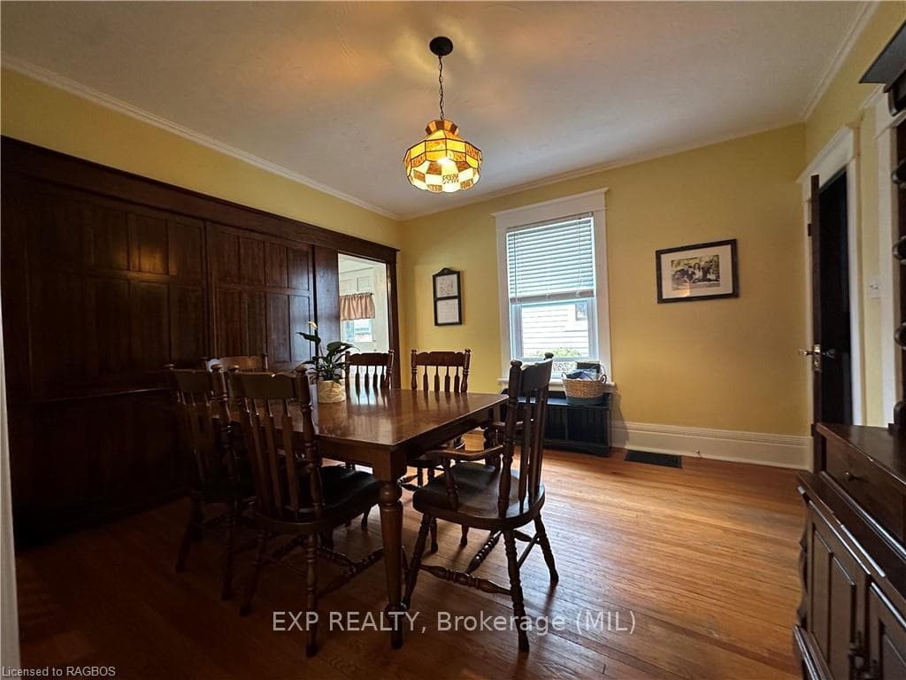 295 9TH Street photo 8