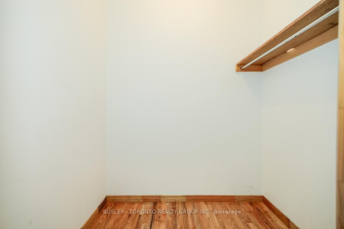 268 Sutherland Drive photo 22