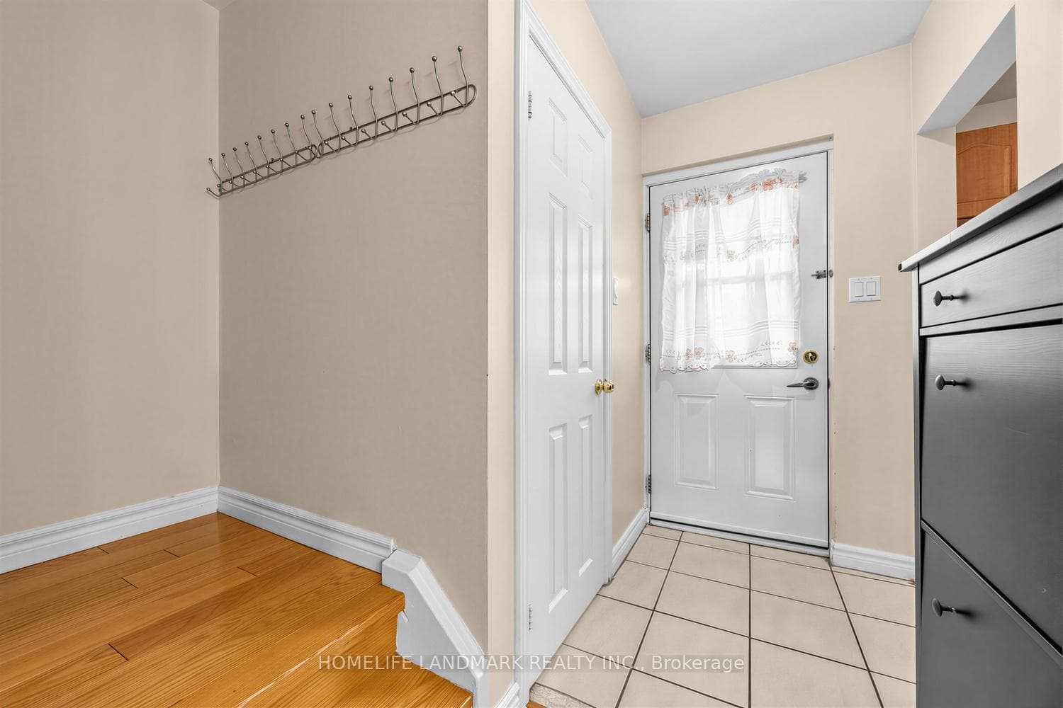 67 Godstone Road Unit 112 photo 3