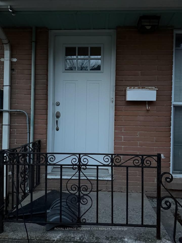 30 Woodward Avenue Unit Upper Floor photo 2