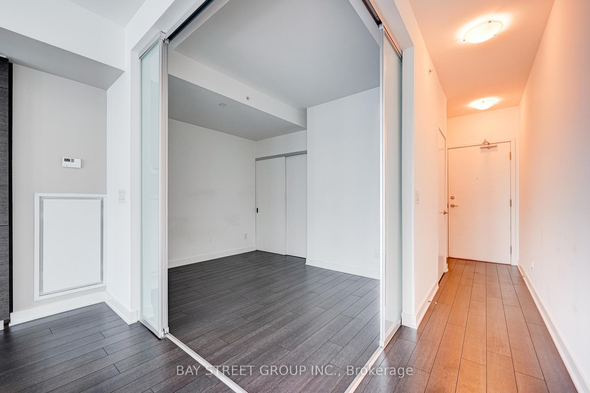 210 Simcoe Street Unit 1403 photo 14