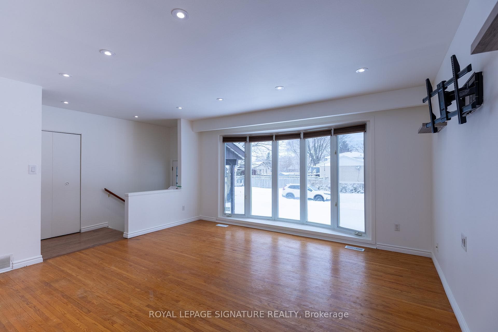 1 Eldrid Court Unit Main photo 6