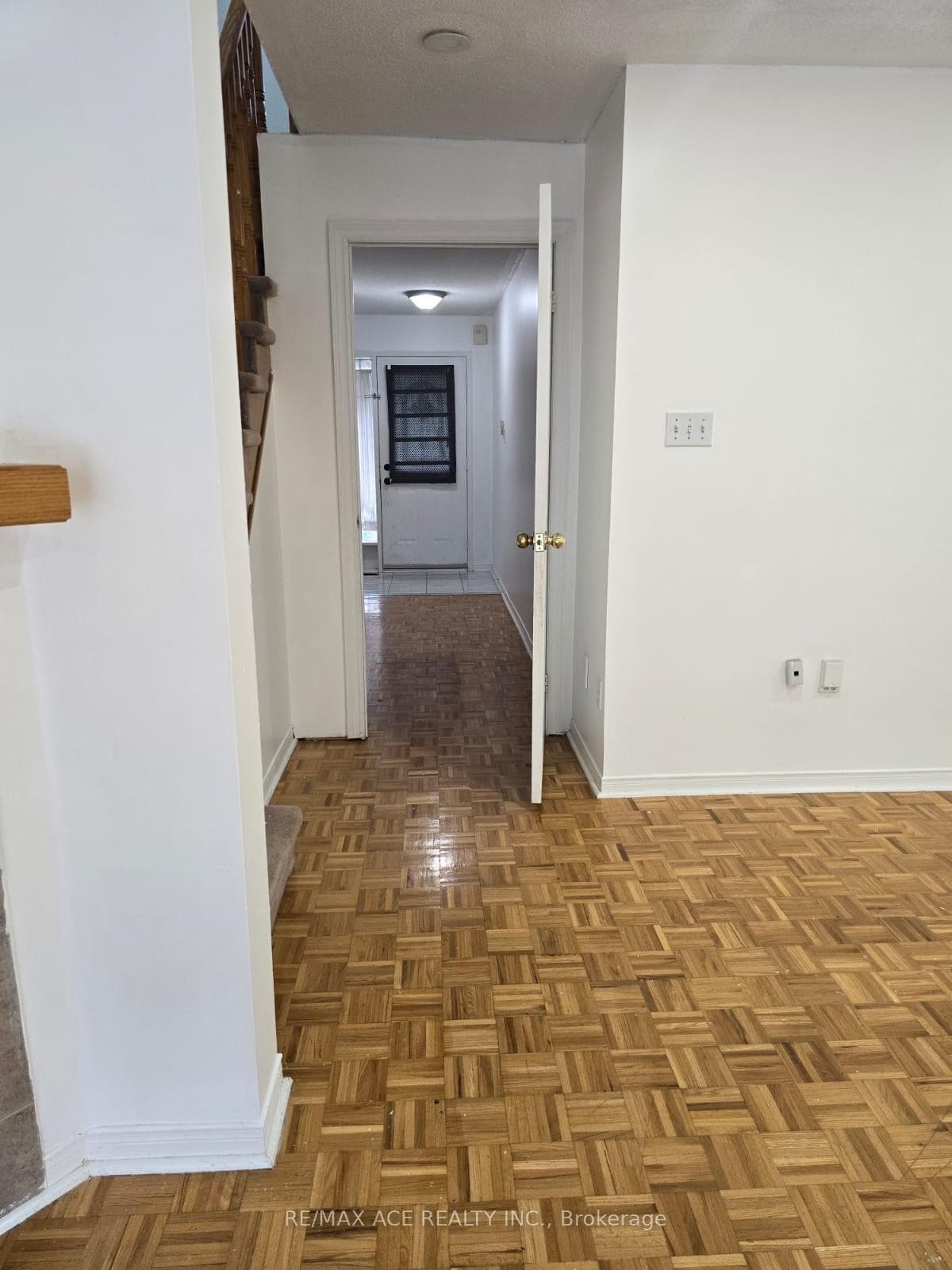 104 Sunfield Road Unit Main photo 6