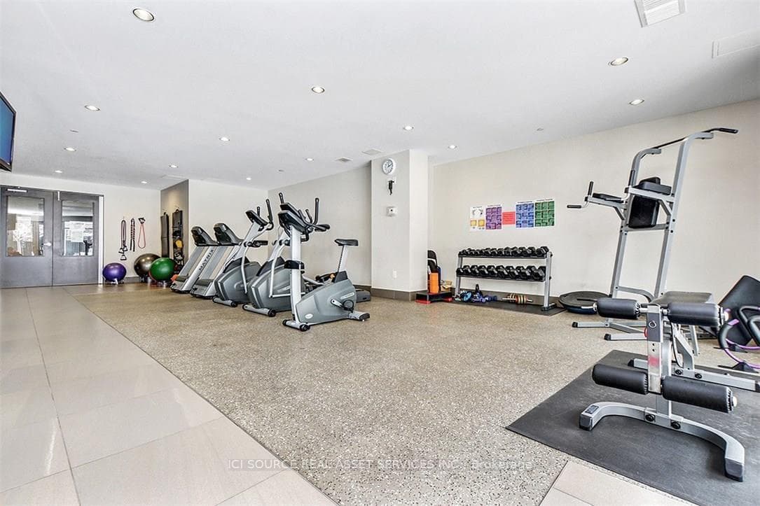 100 Champagne Avenue Unit 810 photo 6