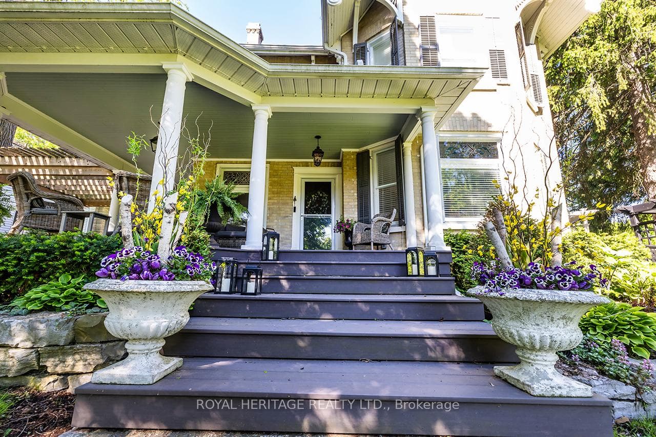 220 Cochrane Street photo 3