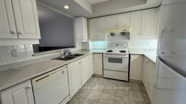 123 Eglinton Avenue Unit 1009 photo 15