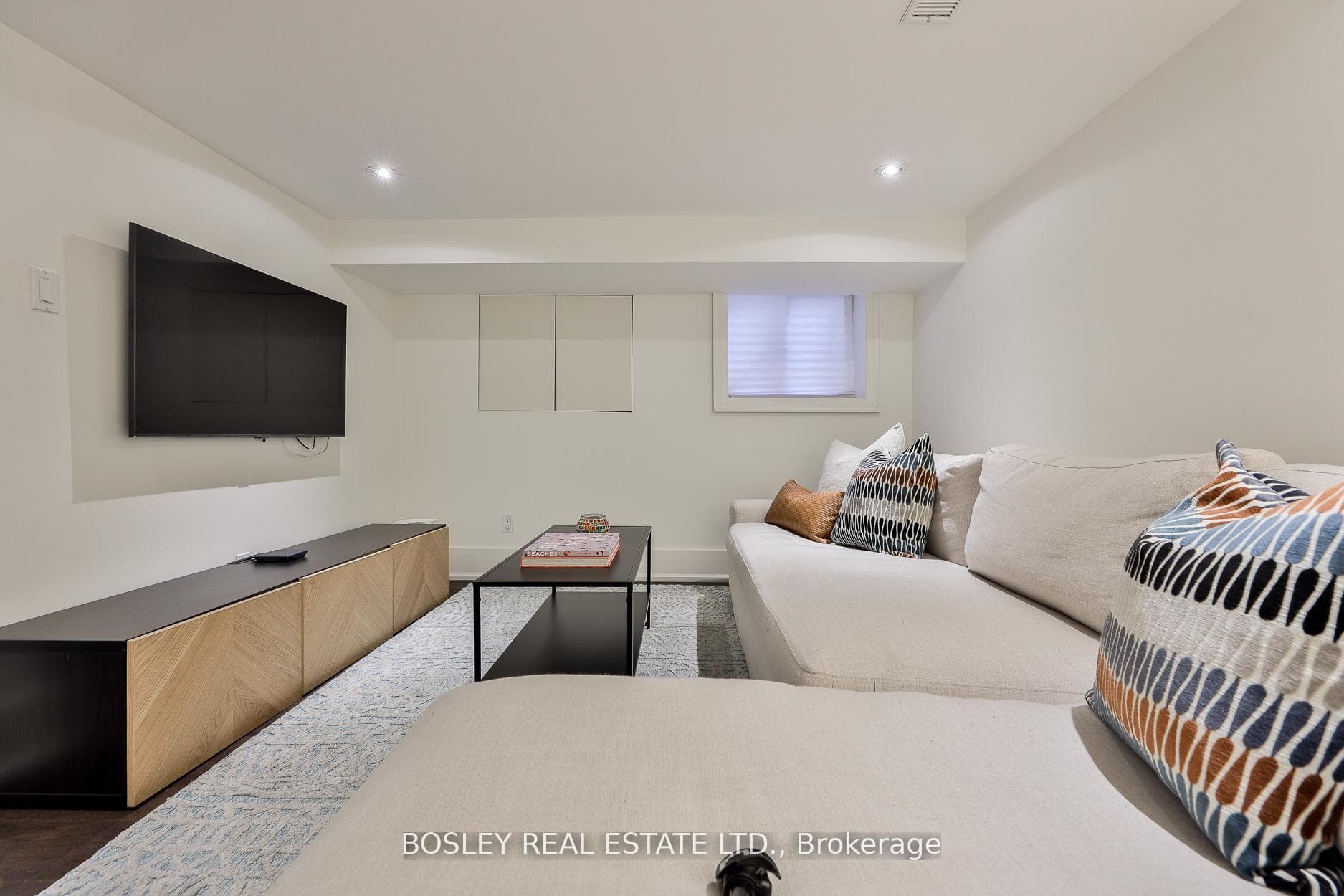 114 Ivy Avenue photo 32