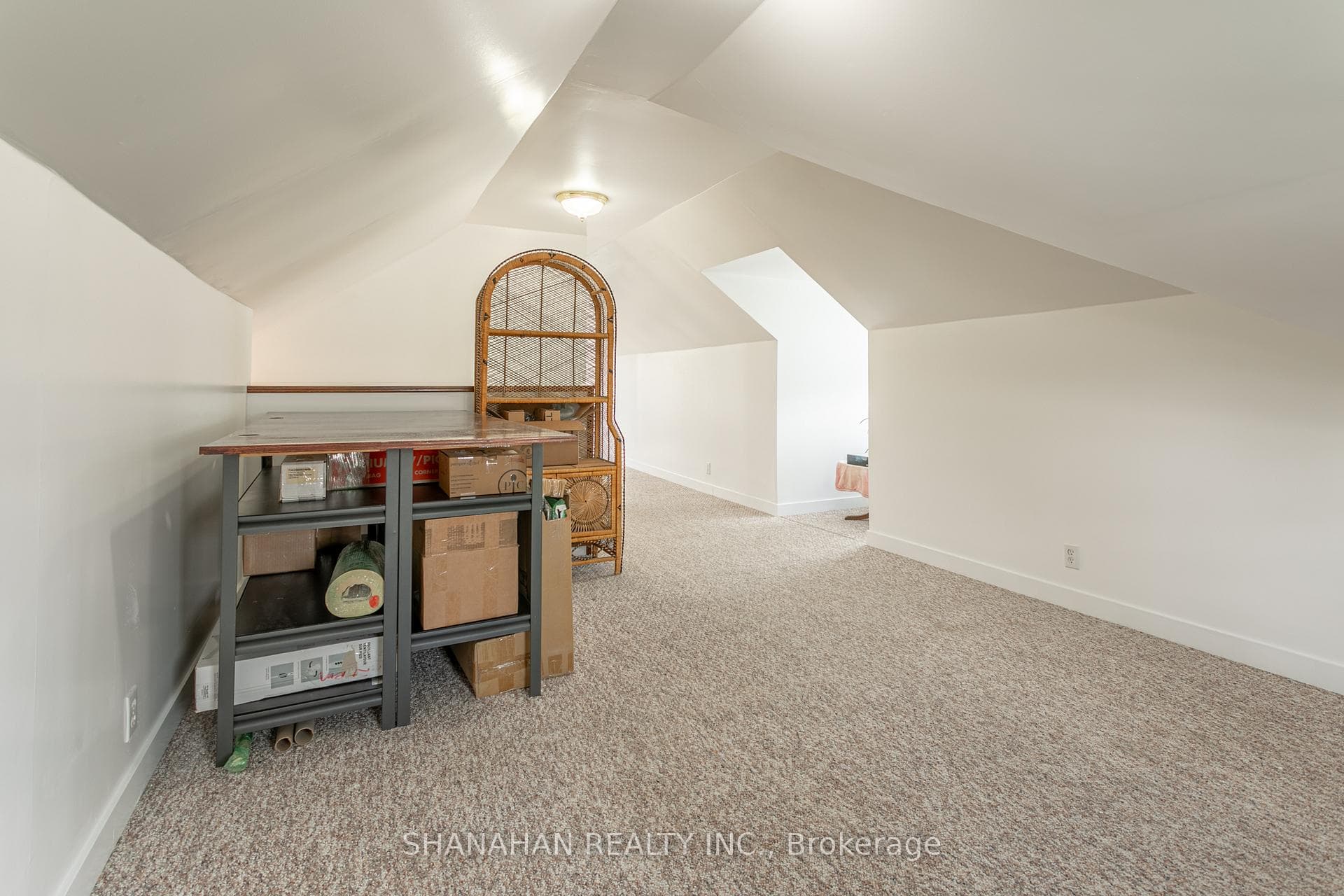 438 Huron Street photo 21