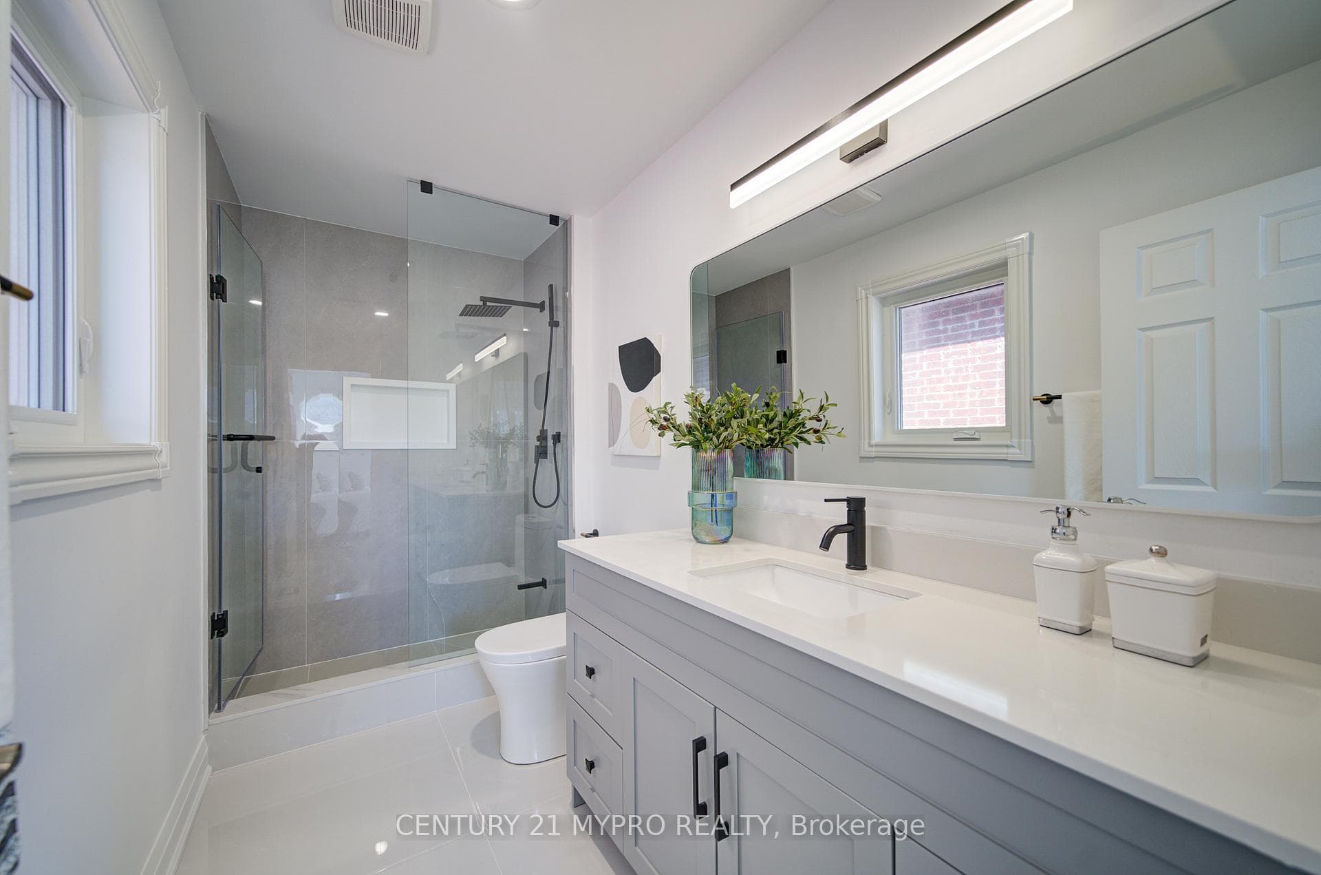 64 Glengordon Crescent photo 30
