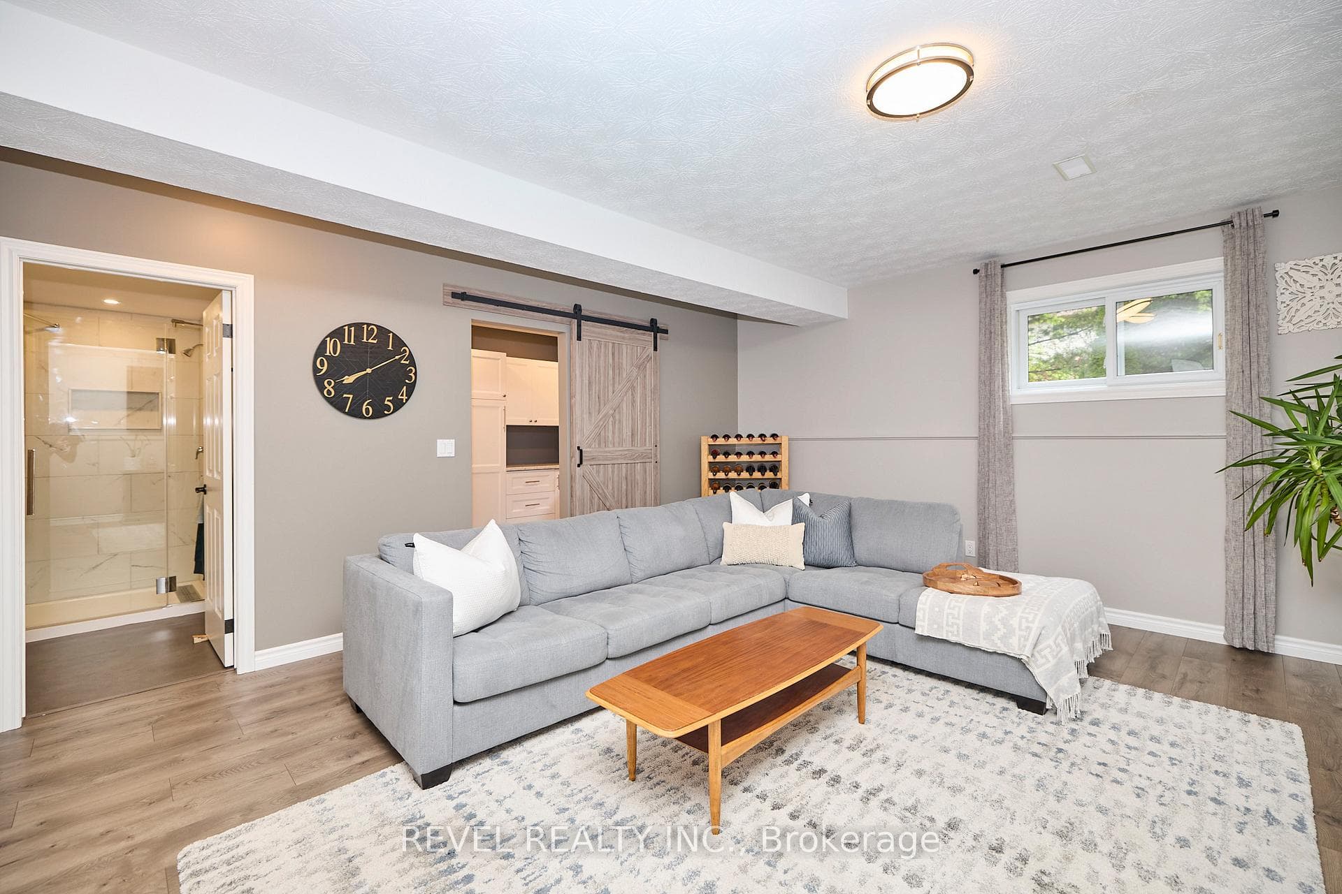 313 Beckett Crescent photo 26