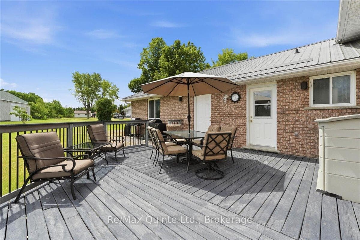 219 Helyer Road photo 33