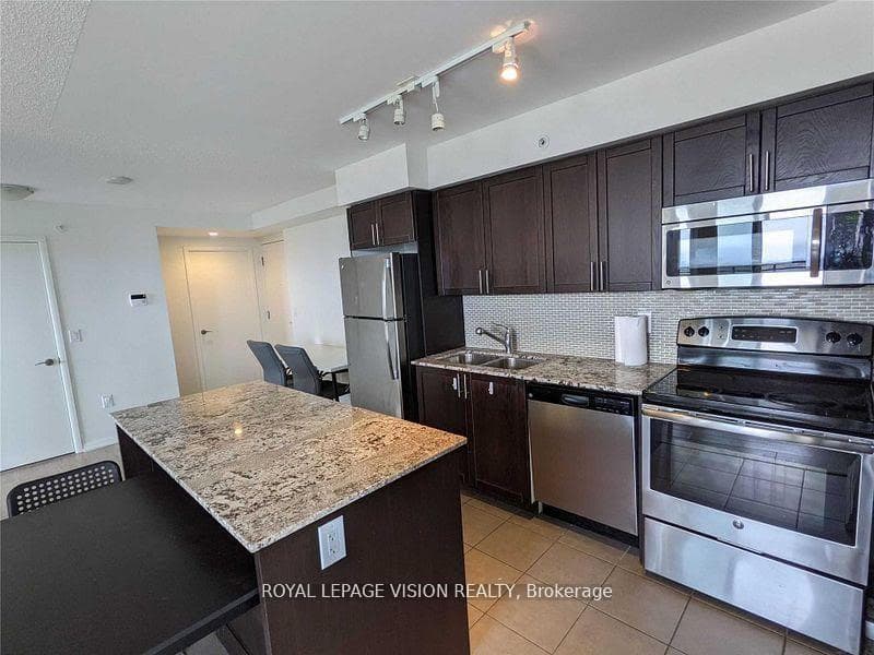 830 Lawrence Avenue Unit 914 photo 14